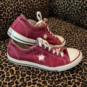 Converse maroon 7.5